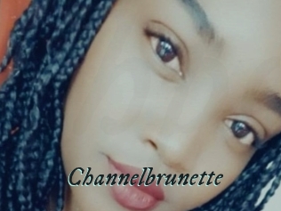 Channelbrunette