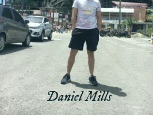 Daniel_Mills