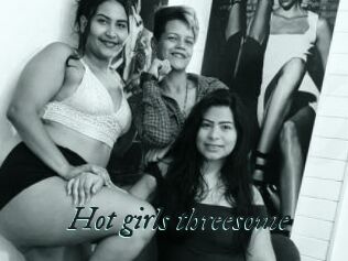 Hot_girls_threesome