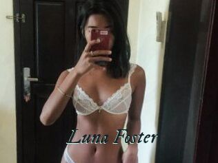 Luna_Foster