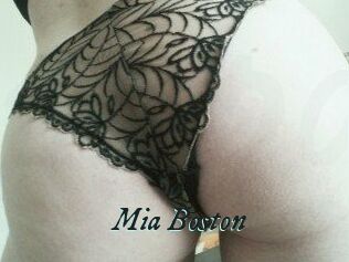 Mia_Boston