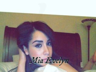 Mia_Evelyn