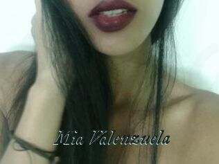 Mia_Valenzuela