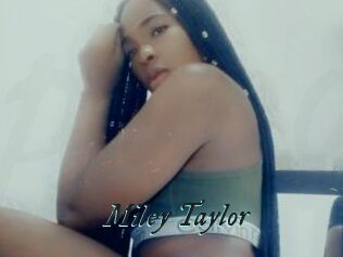 Miley_Taylor