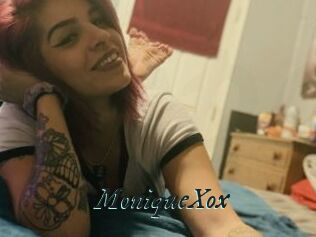 MoniqueXox