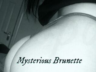 Mysterious_Brunette