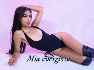 Mia_everglow