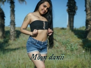 Moon_danii