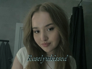 Roselynkissed