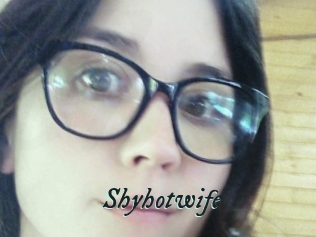 Shyhotwife
