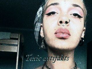 Toxic_artifakts