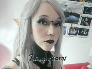 Titsandtarot